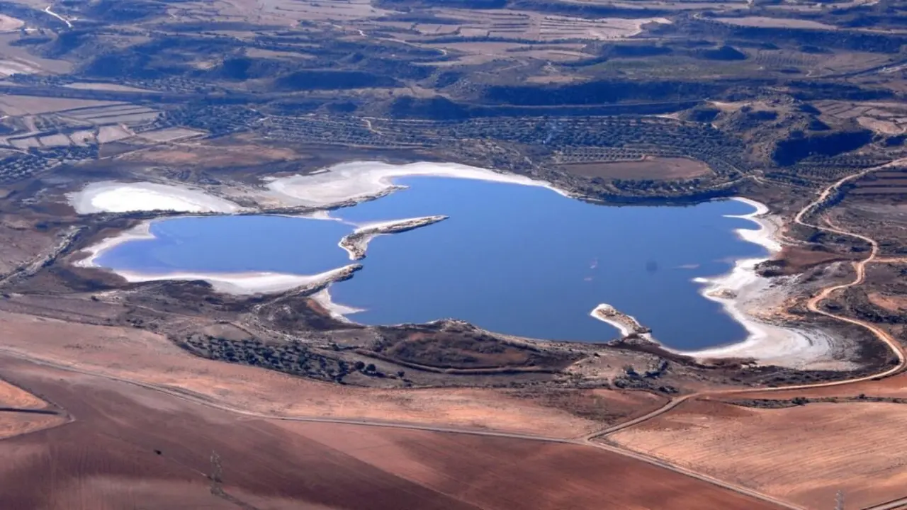 Vista a&eacute;rea de la Reserva Natural de las Saladas de Chiprana. / Comarca Bajo Arag&oacute;n-Caspe
