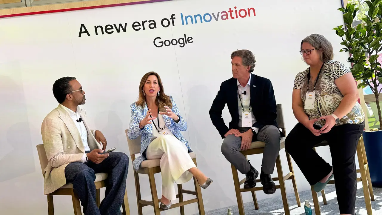 La alcaldesa de Zaragoza durante su intervenci&oacute;n en el Congreso global de Google celebrado en Estados Unidos.