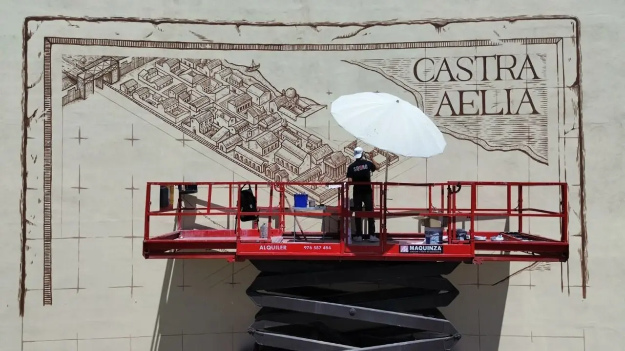 El artista Matteo Capobianco est&aacute; reflejando en un mural su idea del asentamiento romano Castra Aelia.