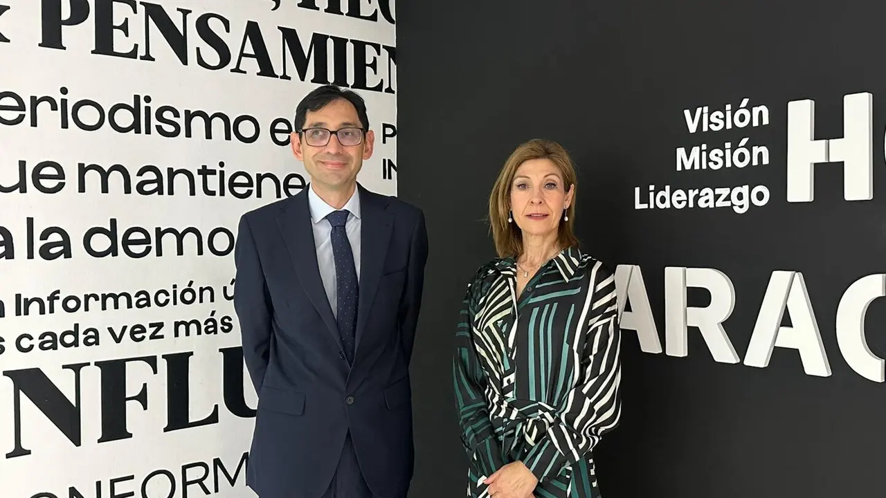 Rafael de Miguel Gonz&aacute;lez e Isabel Nuez Gracia, director acad&eacute;mico y directora gerente del Zaragoza Logistics Center (ZLC)