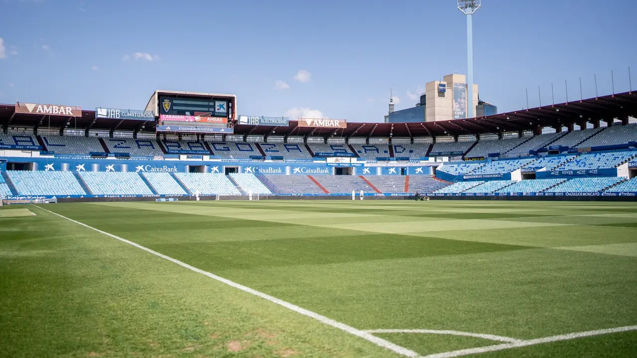Imagen de La Romareda desde la esquina del Gol Sur / &Aacute;lvaro Calvo