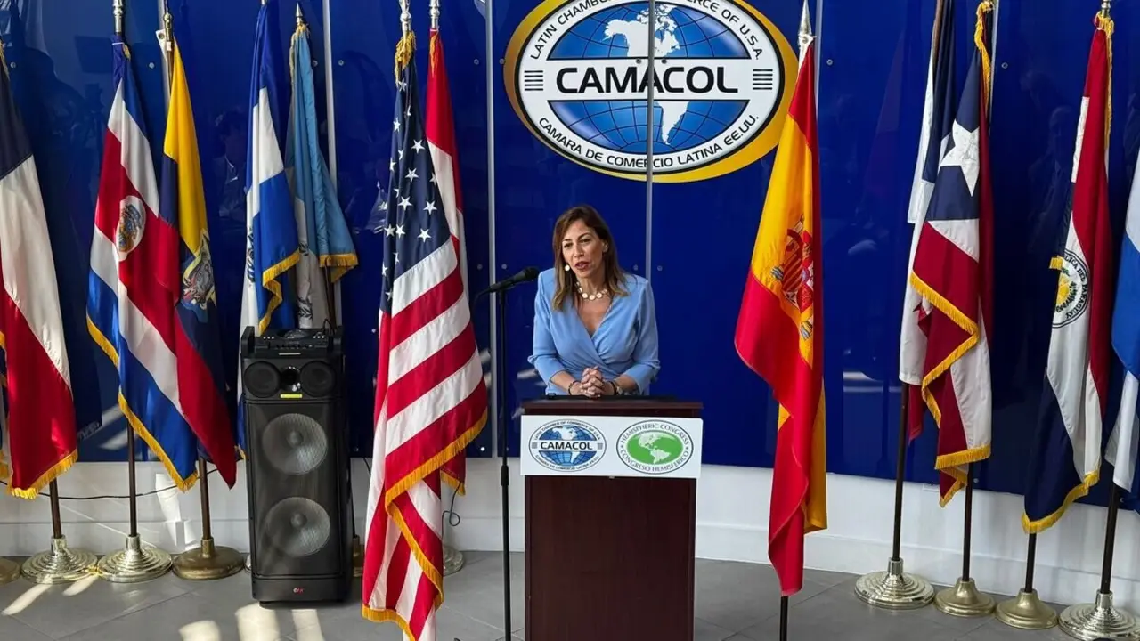Natalia Chueca, alcaldesa de Zaragoza, en el Foro Empresarial Camacol de Miami ./ Ayuntamiento de Zaragoza