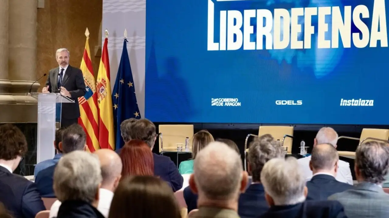 El presidente Jorge Azc&oacute;n participa en el II Foro Liberdefensa. / Fabi&aacute;n Sim&oacute;n