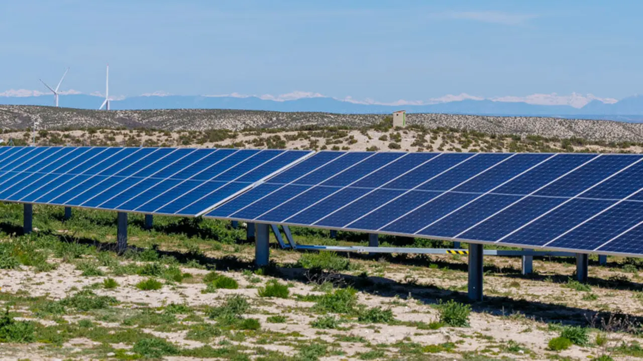 Nueva planta fotovoltaica en Zaragoza.
