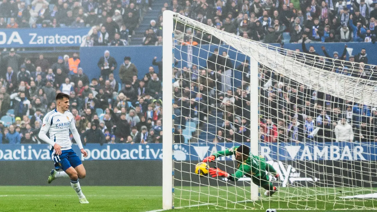 Samed Bazdar con el Real Zaragoza / MARCOS CEBRI&Aacute;N
