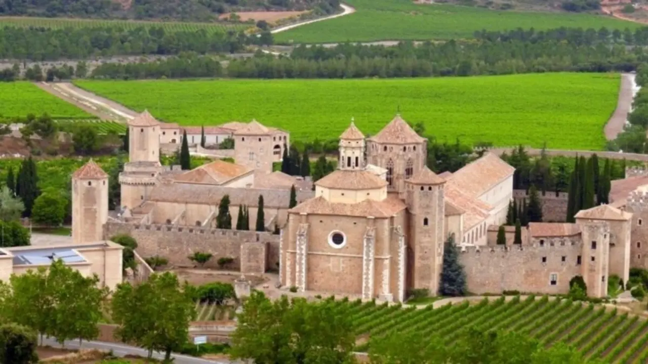 El monasterio medieval del s.XII que casi nadie visita / V&iacute;a femTurismeCat