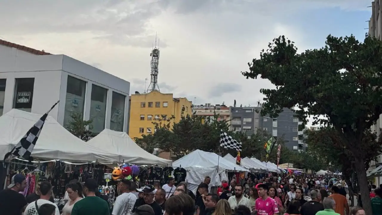 Ambiente de motociclismo en la avenida de Alca&ntilde;iz - AYUNTAMIENTO DE ALCA&Ntilde;IZ