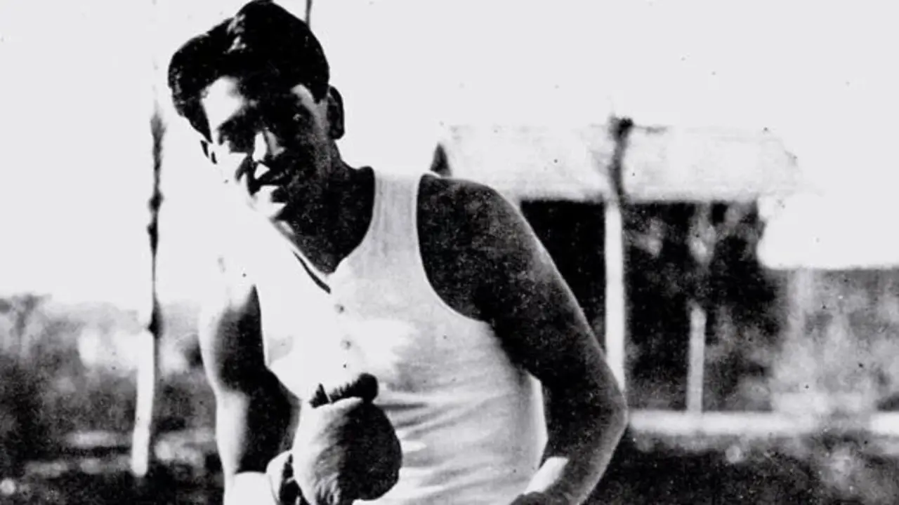 Luis Bu&ntilde;uel fue boxeador amateur en su &eacute;poca de la Residencia de Estudiantes de Madrid.