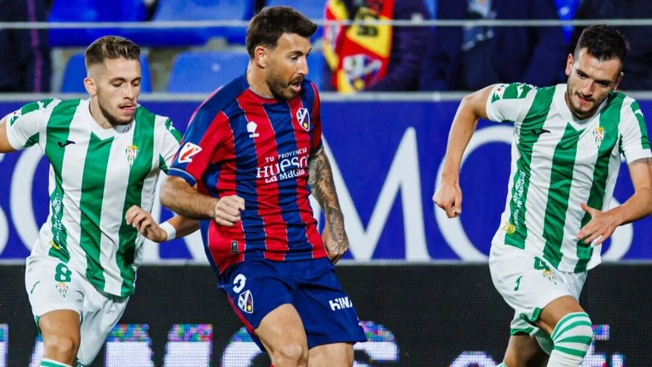 Sergi Enrich durante un partido ante el C&oacute;rdoba / SD Huesca