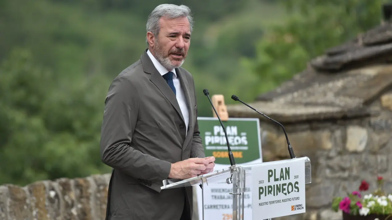 El presidente de Arag&oacute;n, Jorge Azc&oacute;n, en Sobrarbe./ DGA
