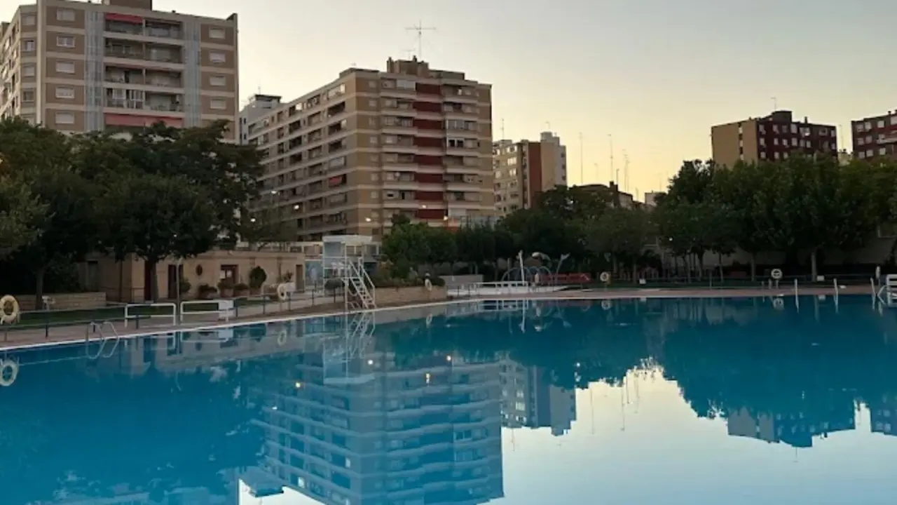 La piscina municipal m&aacute;s grande de Zaragoza / V&iacute;a Google Im&aacute;genes