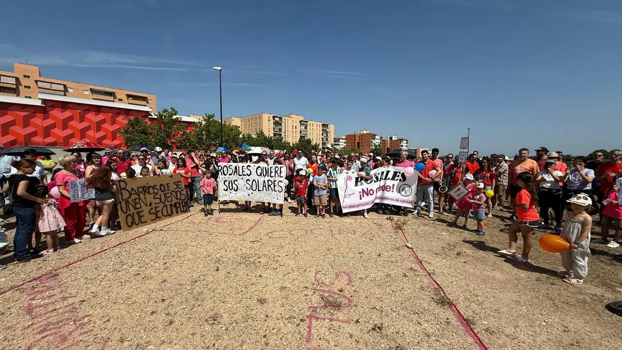 Concentraci&oacute;n "Rosales quiere sus solares"