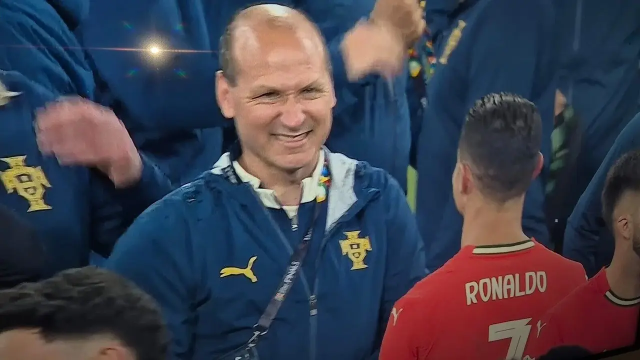 Jes&uacute;s Seba junto a Cristiano Ronaldo en la final de la Nations League