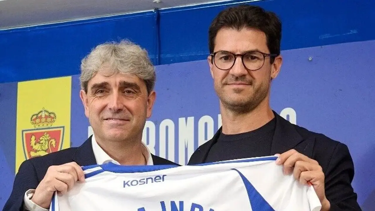 Txema Indias junto a Fernando L&oacute;pez en su presentaci&oacute;n / Real Zaragoza
