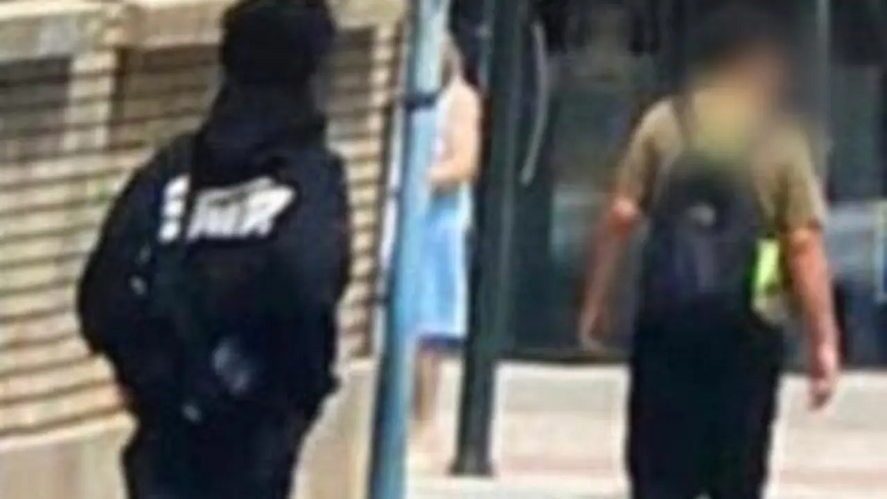 Imagen de uno de los implicados captada mientras hu&iacute;a de la escena /Cedida a H.A.