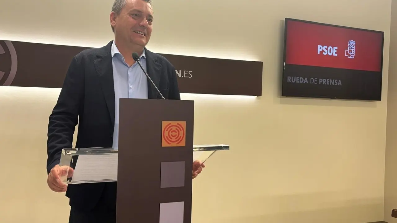 El portavoz del PSOE en las Cortes, Fernando Sab&eacute;s