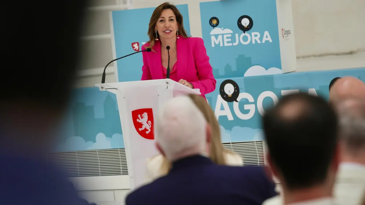 La alcaldesa Natalia Chueca, durante el balance de los dos primeros a&ntilde;os de mandato. /AZ