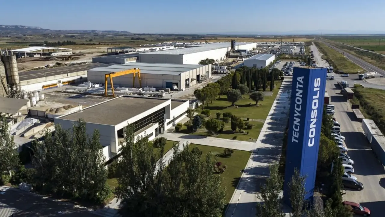 Imagen a&eacute;rea de la f&aacute;brica de Consolis Tecnyconta en Tauste.