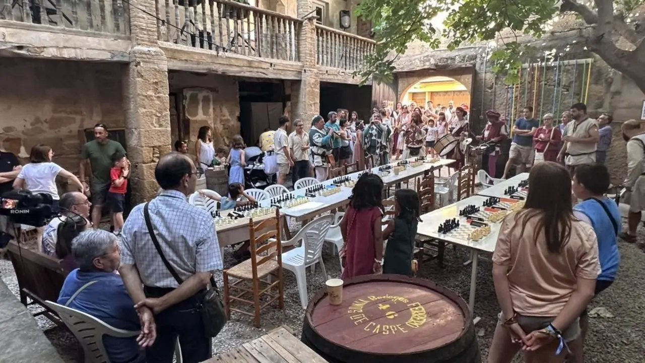 Una de las tabernas de Caspe durante la conmemoraci&oacute;n del Compromiso.