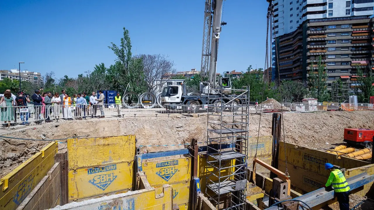 Avance de las obras de la primera fase del proyecto de regeneraci&oacute;n del r&iacute;o Huerva./ AZ