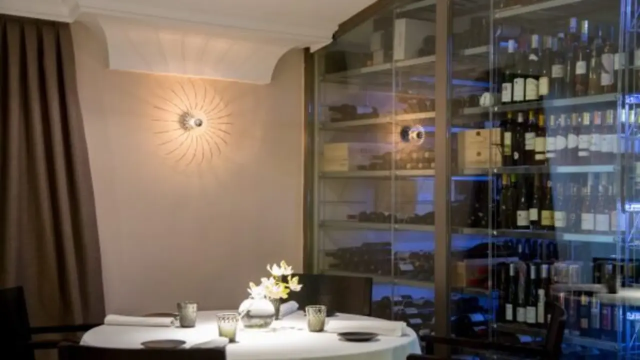 Interior del restaurante. / CHIR&Oacute;N
