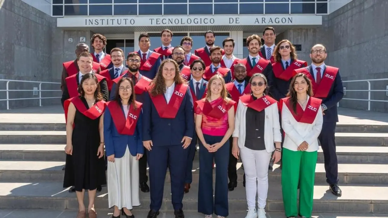 Estudiantes del m&aacute;ster ZLOG en el d&iacute;a de su graduaci&oacute;n. - GOBIERNO DE ARAG&Oacute;N