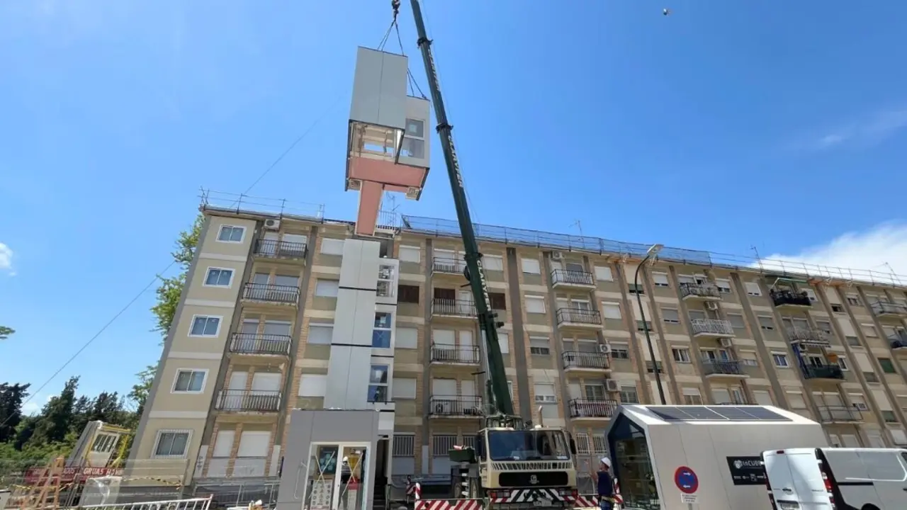 Proyecto europeo InCUBE, montaje torre modular Minimal.