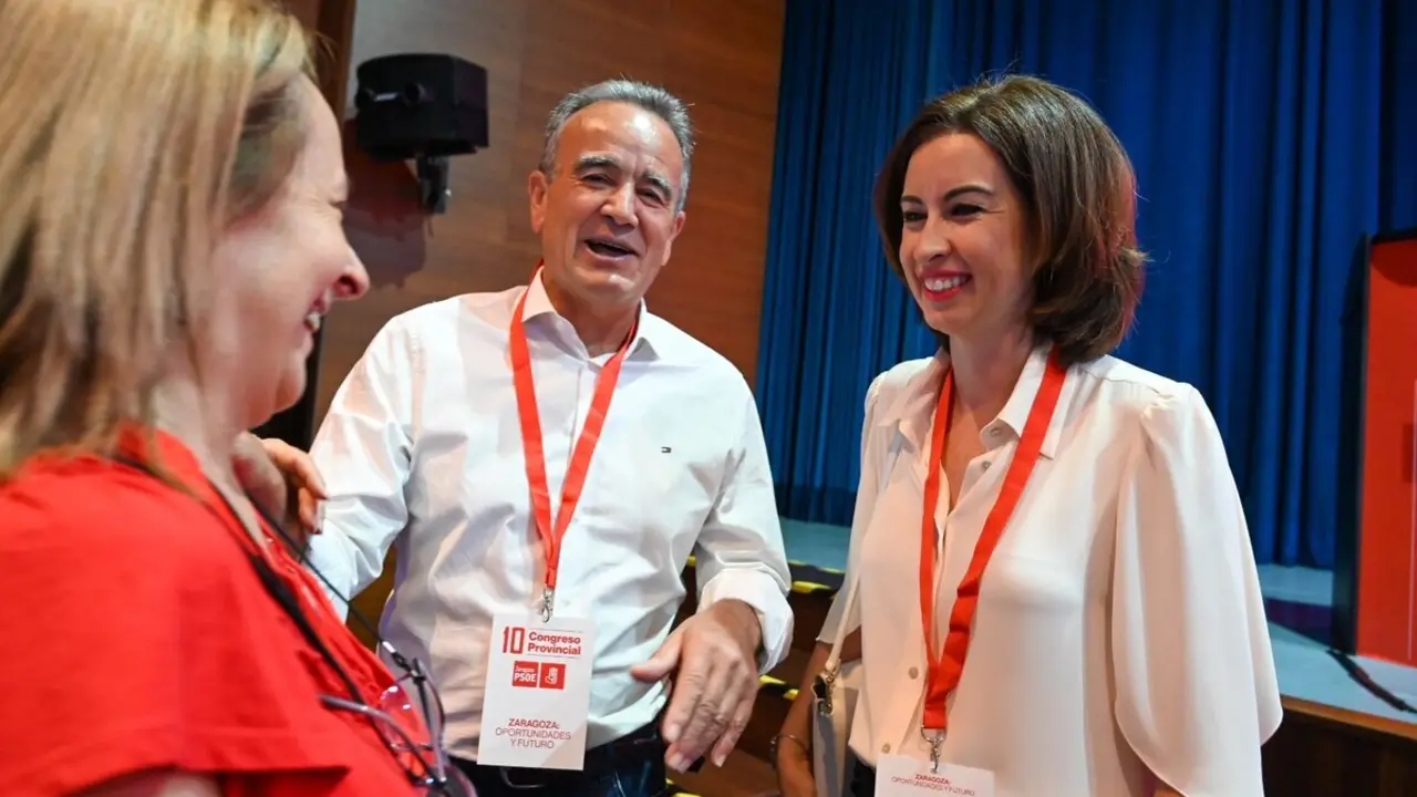 Teresa Ladrero abre un ciclo en el PSOE de Zaragoza y agrupa a todas las familias