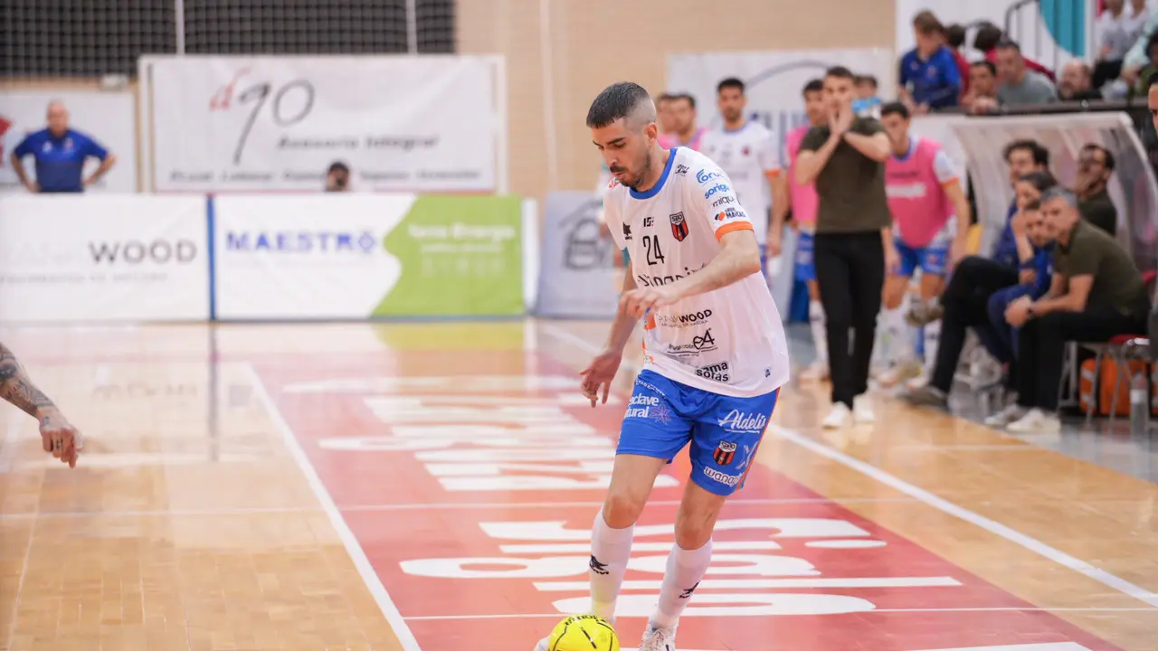 Adri&aacute;n Ortego durante un partido / Wanapix Zaragoza