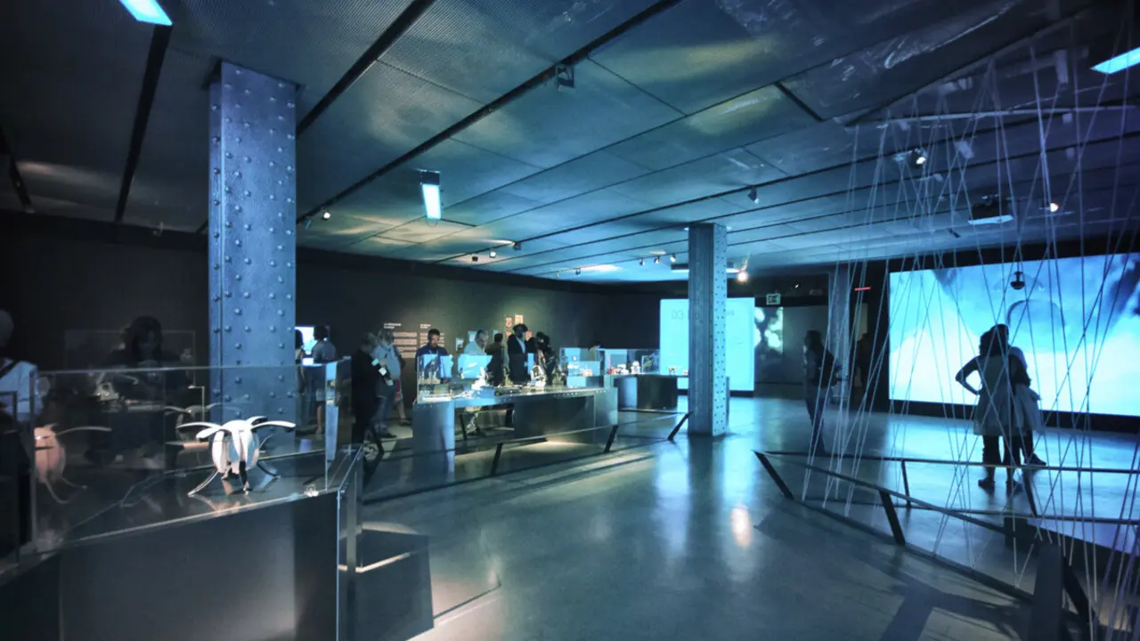 Espacio Fundaci&oacute;n Telef&oacute;nica en Madrid ./ Indissoluble