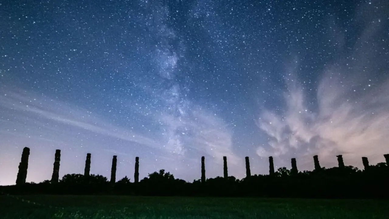 Cielo estrellado sobre Los Ba&ntilde;ales. / TURISMO CINCO VILLAS
