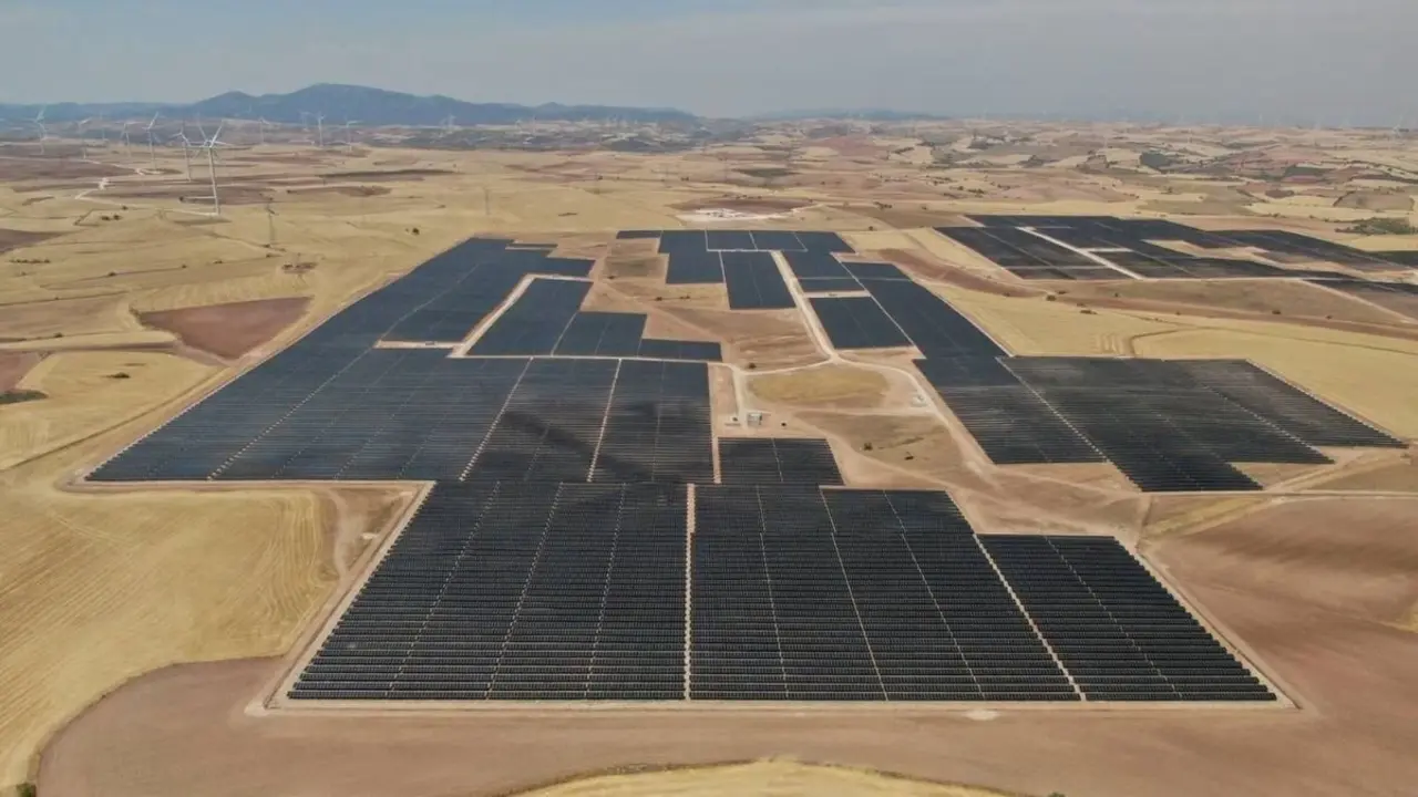 Ampliaci&oacute;n del parque fotovoltaico Tico, situado entre Azuara y Herrera de los Navarros. / ENDESA