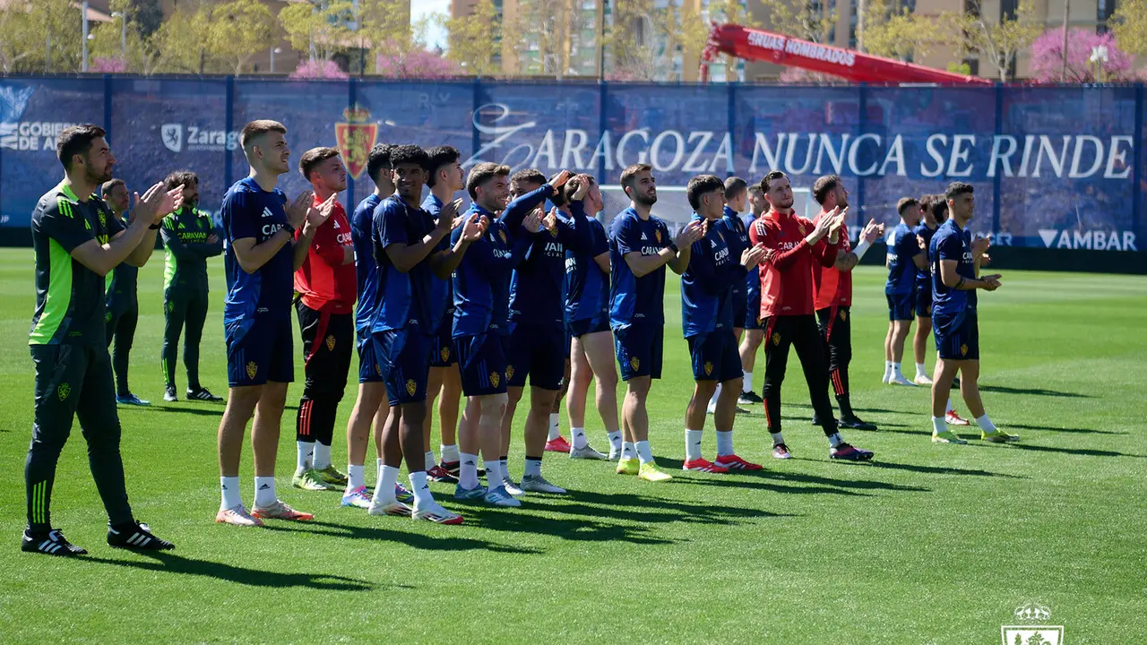 Jugadores durante un entrenamiento a puerta abierta / Real Zaragoza