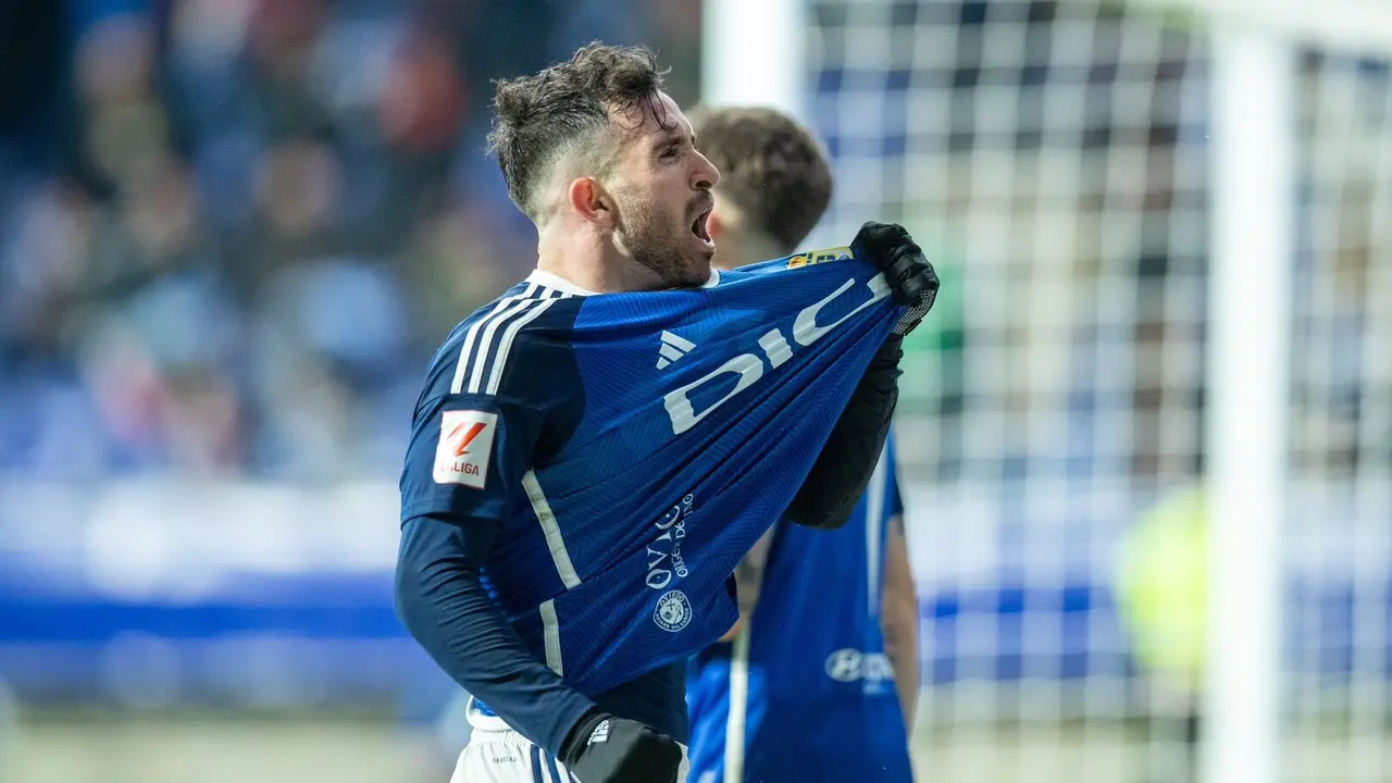 Sebas Moyano tras marcar un gol con el Oviedo