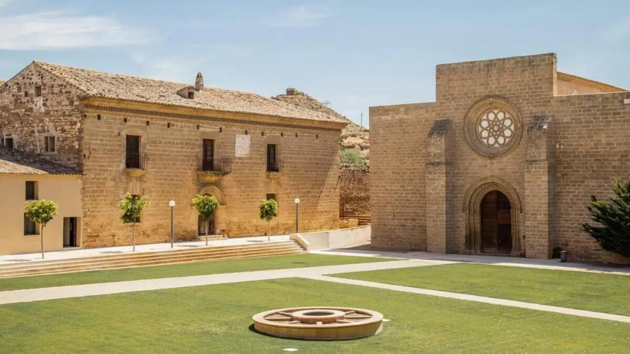 Hospeder&iacute;a del Monasterio de Nuestra Se&ntilde;ora de Rueda, en S&aacute;stago ./ Arag&oacute;n Hotels