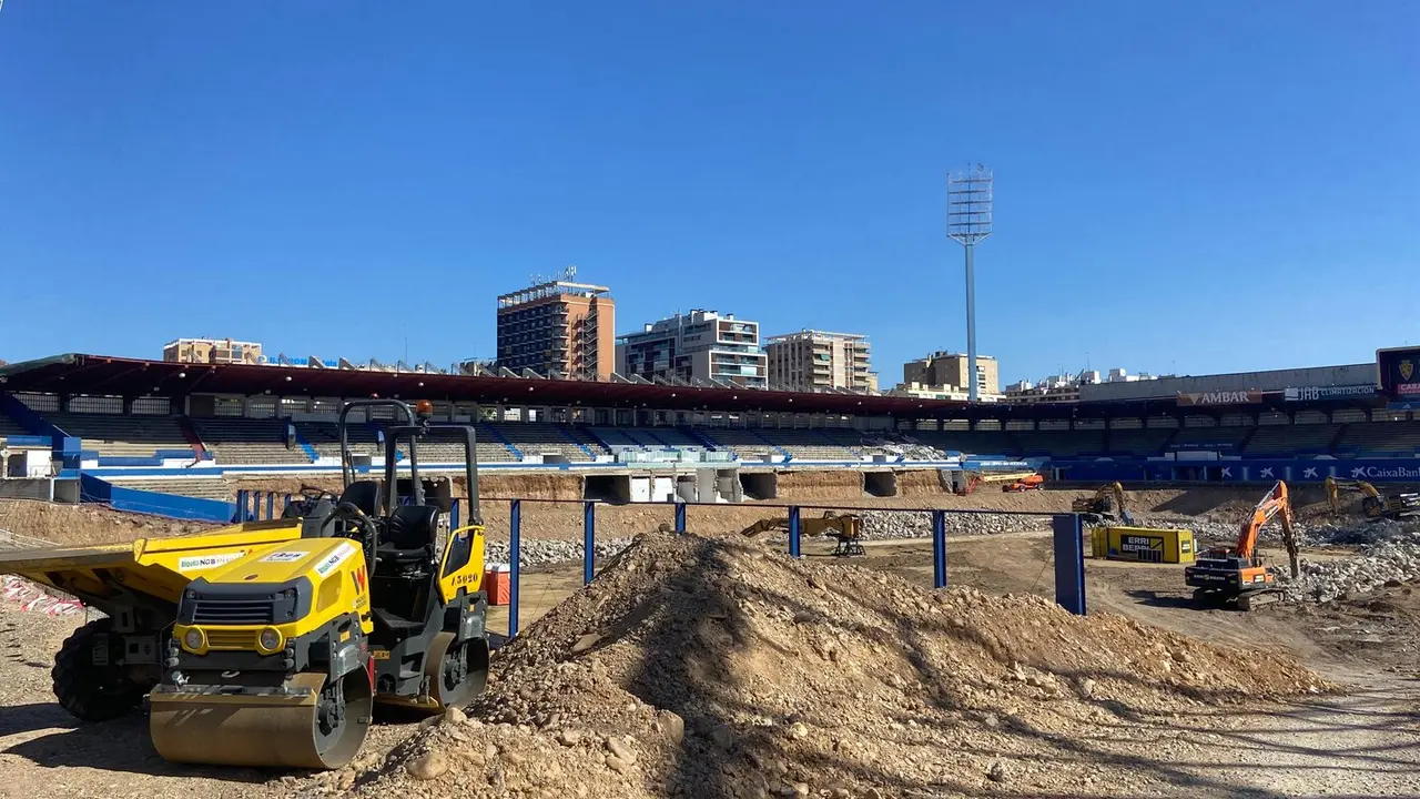Las obras del estadio Ibercaja Romareda encaran su fase m&aacute;s intensiva. /HA