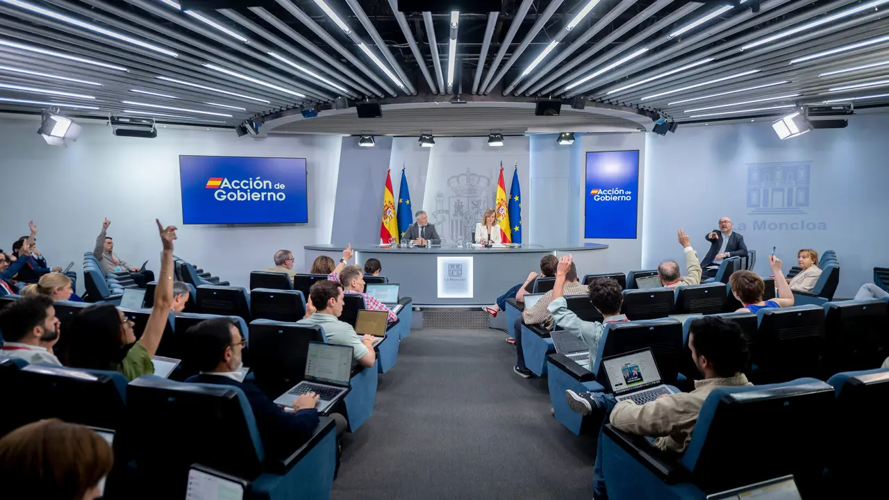 Rueda de prensa del Gobierno tras el