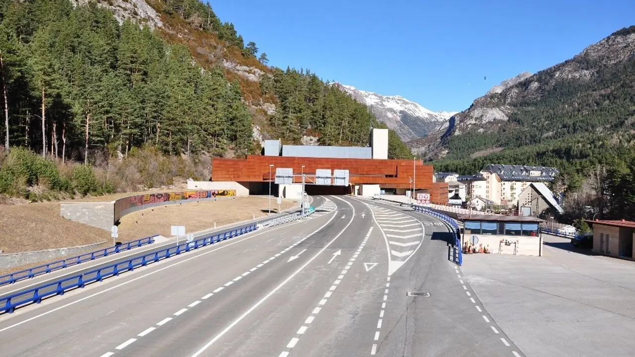 T&uacute;nel de Somport.
- MINISTERIO DE TRANSPORTES