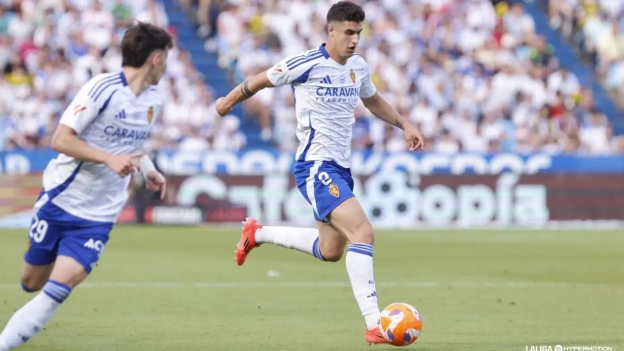 Marcos Luna junto a Pau Sans en un partido con el Real Zaragoza / LaLiga