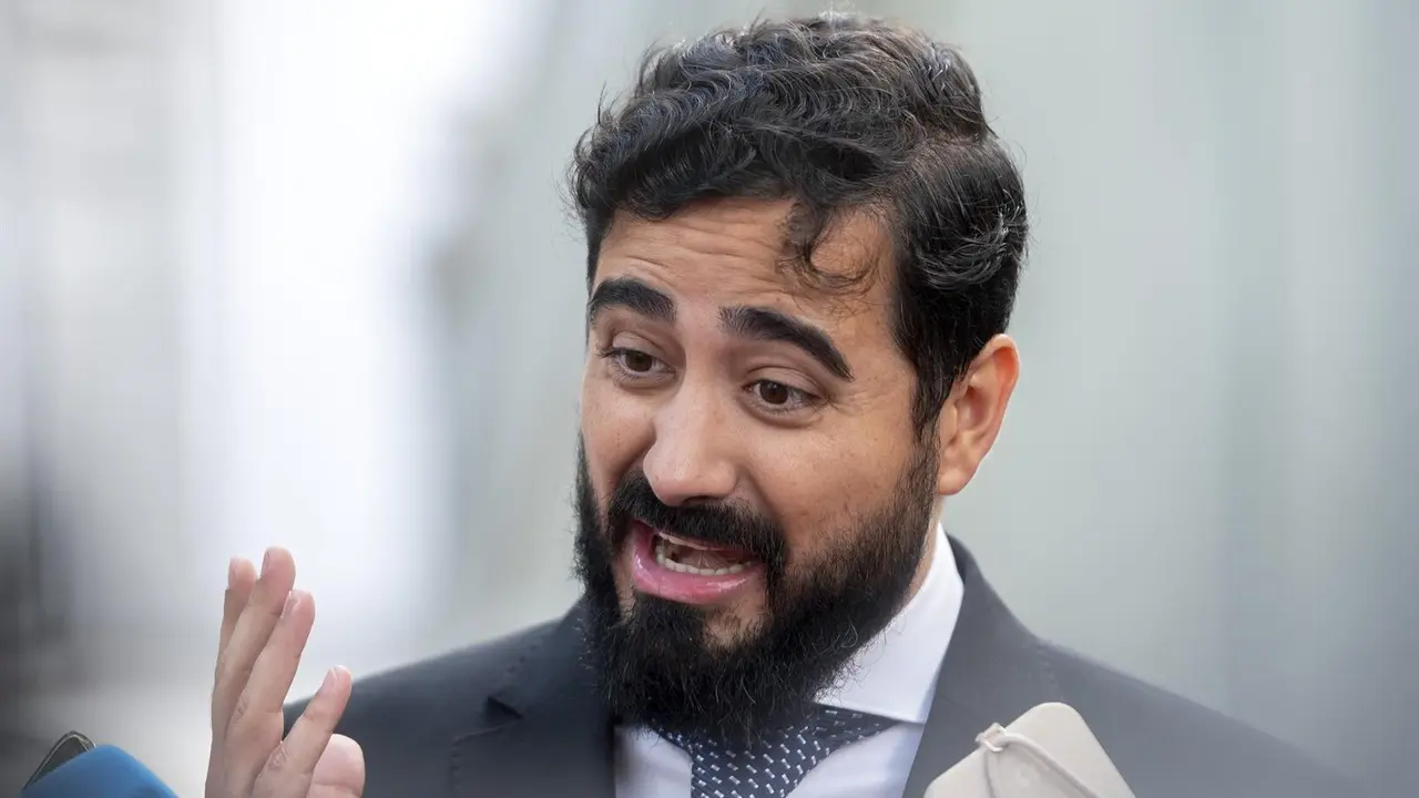 El eurodiputado y l&iacute;der de Se Acab&oacute; La Fiesta (SALF), Alvise P&eacute;rez, a su llegada al Tribunal Supremo.