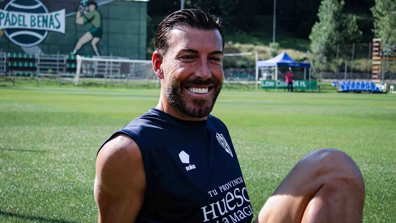 Sergi Enrich con la SD HUESCA / SD HUESCA