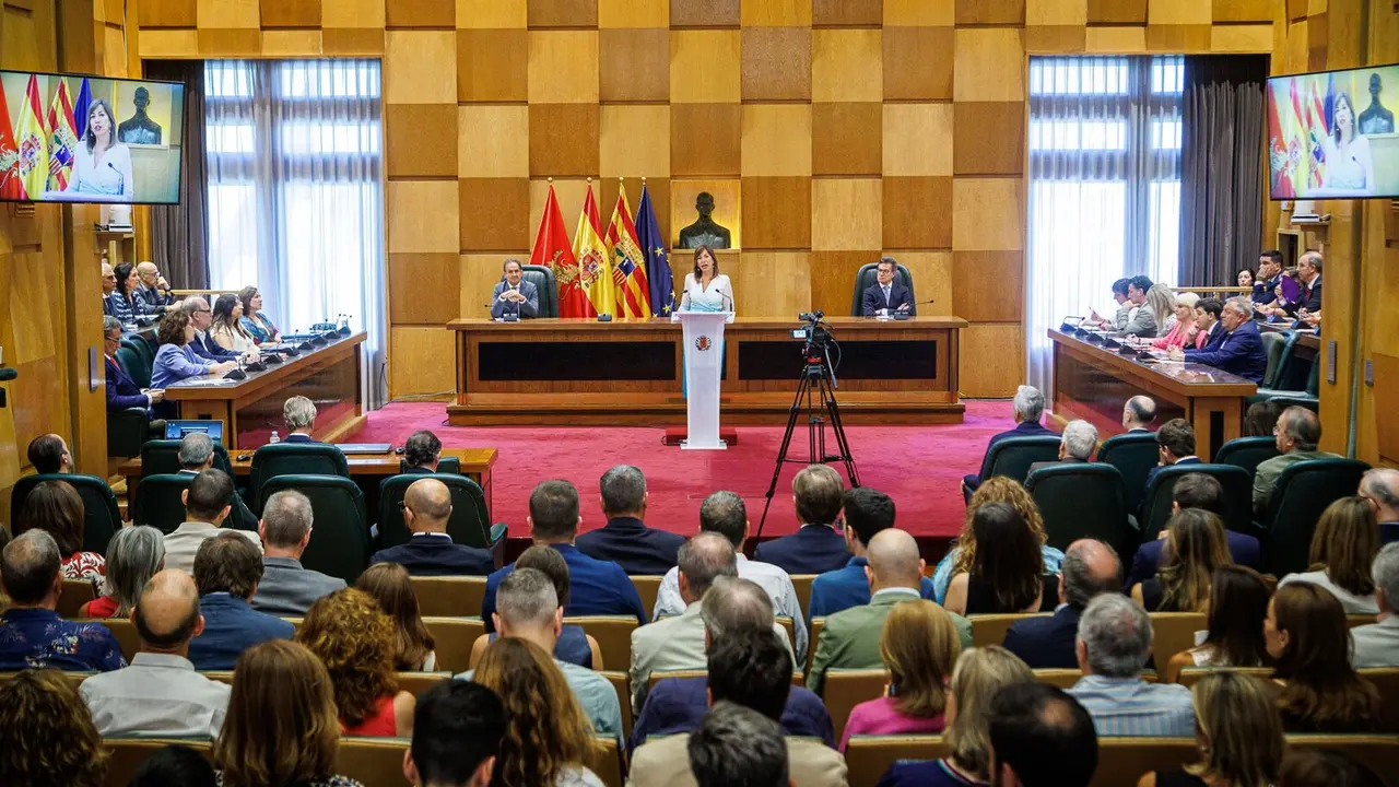 La alcaldesa de Zaragoza, Natalia Chueca, durante el Debate de la Ciudad/ AZ