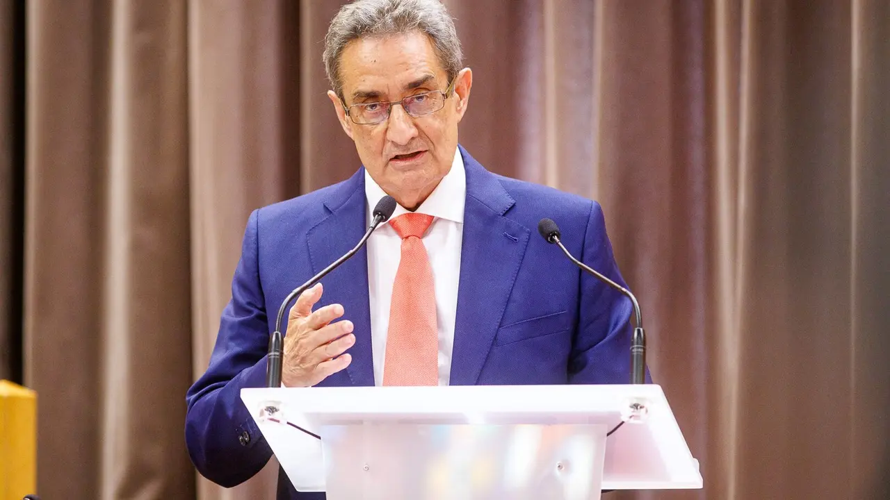 El portavoz de Vox, Julio Calvo, durante el Debate del Estado de la Ciudad del a&ntilde;o 2025 /AZ
