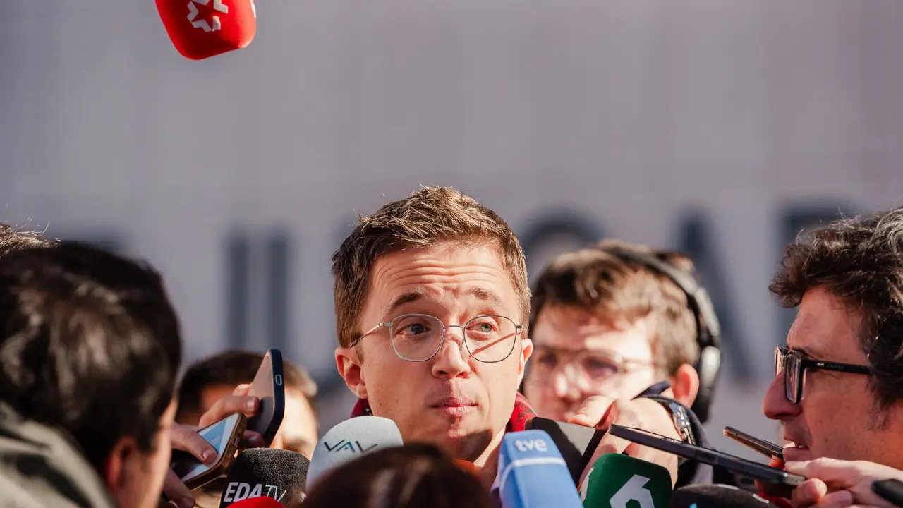 I&ntilde;igo Errej&oacute;n ofrece declaraciones a los medios de comunicaci&oacute;n./ EP