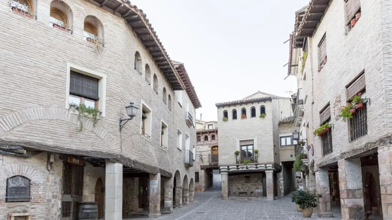 Alqu&eacute;zar. / Turismo de Arag&oacute;n