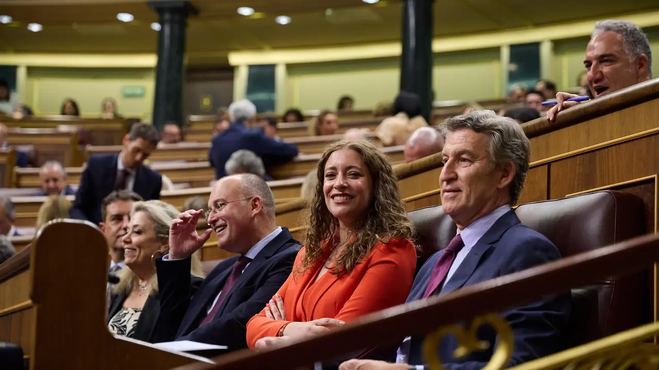 La portavoz del PP en el Congreso, Ester Mu&ntilde;oz, y el presidente del Partido Popular, Alberto N&uacute;&ntilde;ez Feij&oacute;o, a 8 de julio de 2025, en Madrid (Espa&ntilde;a). / EP