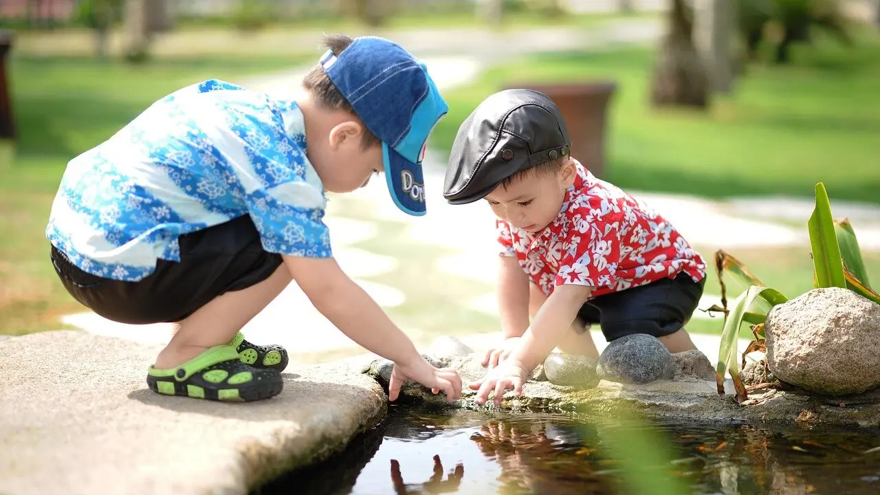 Ni&ntilde;os.