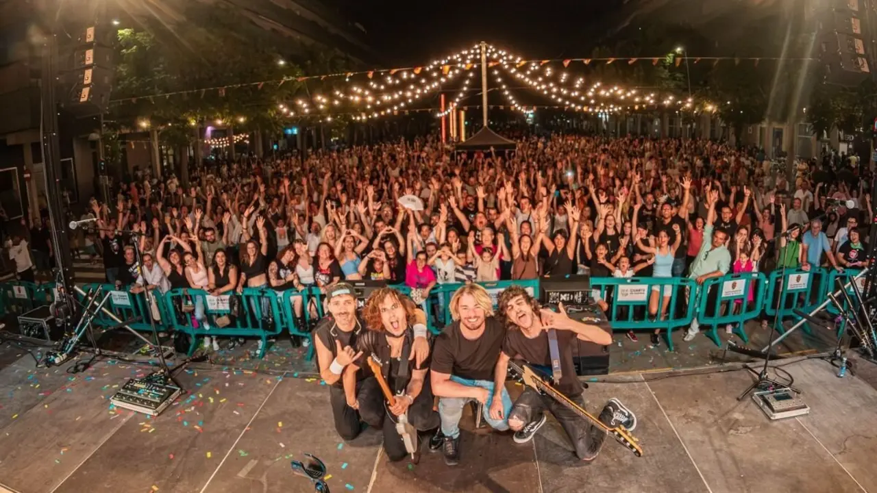 Concierto del grupo 'Da igual' en el Bulevar de Cuarte, en las prefiestas de Santa Ana 2025.
