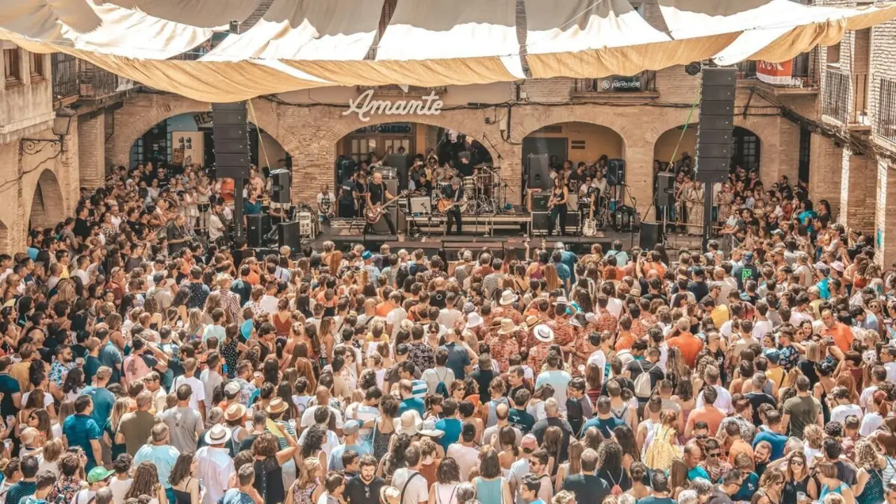 La plaza de Espa&ntilde;a de Borja es uno de los principales escenarios del Festival Amante. / HA