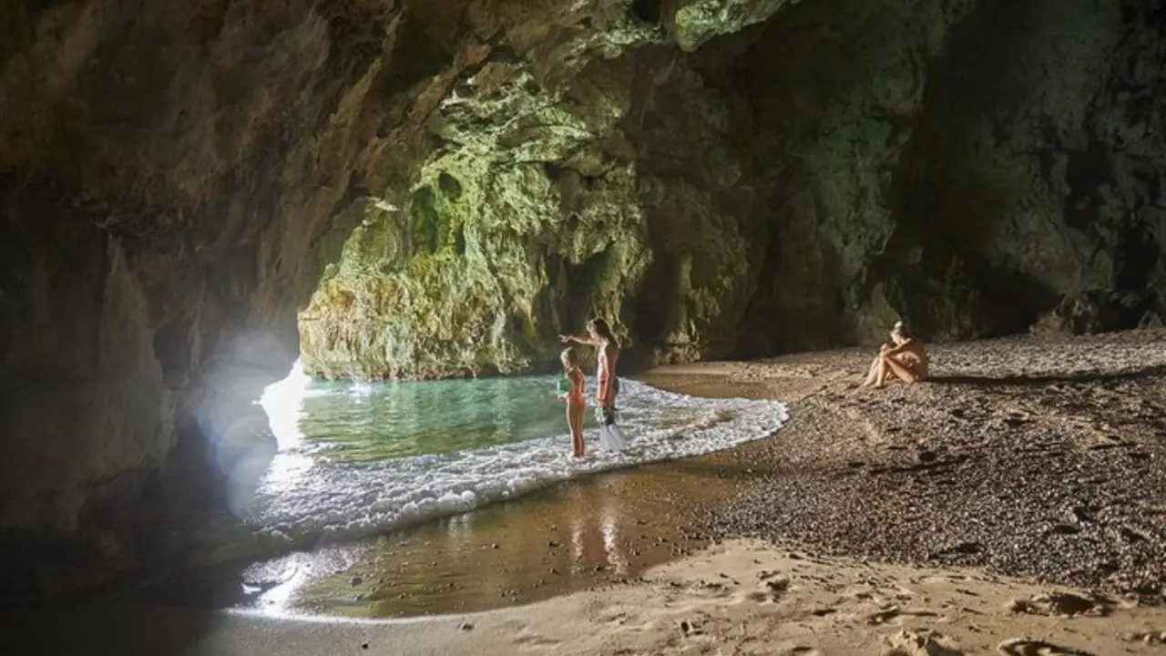 Cueva del Llop Mar&iacute; / V&iacute;a Hospitalet Valldellors